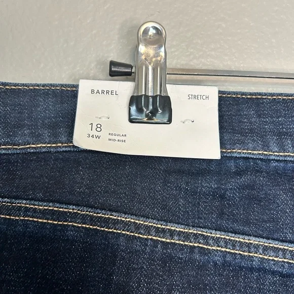 American Eagle Outfitters Dark Blue Barrel Jeans - Picture 4 of 6